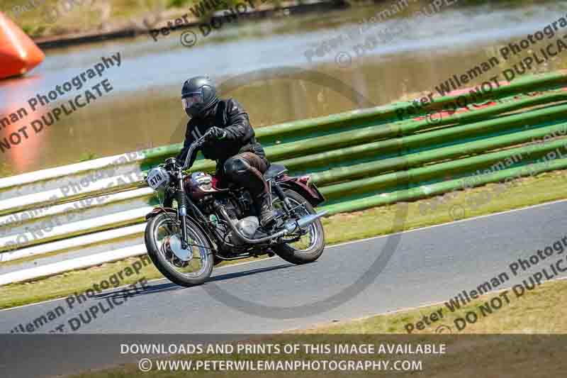 Vintage motorcycle club;eventdigitalimages;mallory park;mallory park trackday photographs;no limits trackdays;peter wileman photography;trackday digital images;trackday photos;vmcc festival 1000 bikes photographs